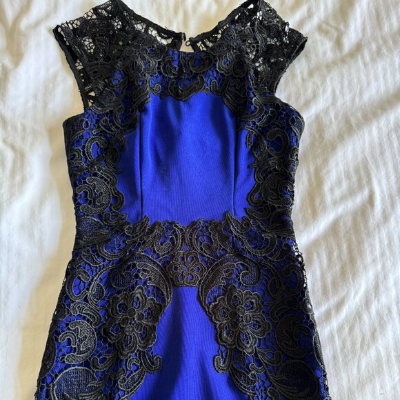 EUC Lipsy London Bandage Dress with Lace Detailing & Keyhole Back - Picture 7 of 9